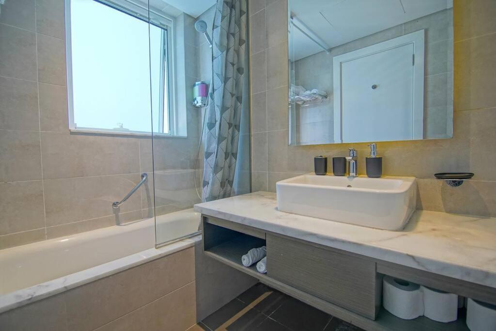 Luxury Hotel Apartment With A Canal View Dubái Exterior foto